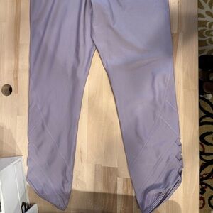 Under Armour Women's Lavender Leggings